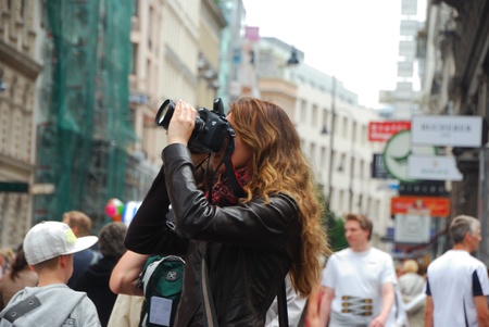 nice female photographer in the beautiful city of Viennaのeditorial素材