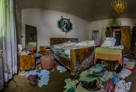 bedroom with picture and mirror panorama viewのeditorial素材