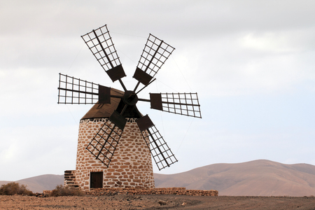 Puesta del sol de Tefia windmill  Fuerteventura - Spain の写真素材