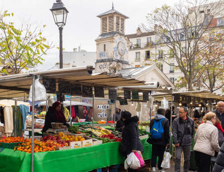 Paris, France - February 11th 2019: Busy athmosphere during Monday market on Place dAligreのeditorial素材