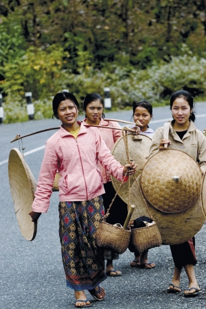 Every Day Life We can see Women load something from Home to Market in Lao, That are life style in Laoのeditorial素材