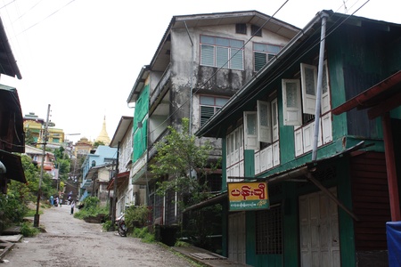 Lifestyle of Myanmar People in Victoria Point iSland.People still wear sarong and worship Buddhismのeditorial素材