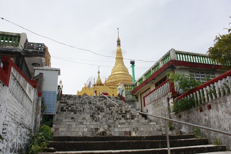 Lifestyle of Myanmar People in Victoria Point iSland.People still wear sarong and worship Buddhismのeditorial素材