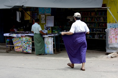 Myanmar Man  still wear sarong and worship Buddhism.のeditorial素材