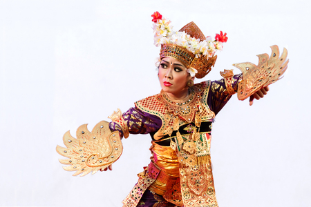 atchaburi, Thailand-April 13, 2016 :  Indonesia ,The ancient  culture dance ,action with eye, face and body movment.のeditorial素材