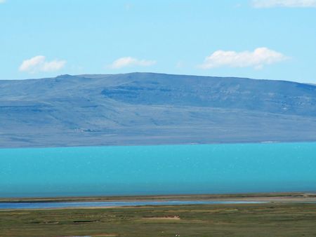 Turquoise blue Lago Argentino in southern Argentinaの写真素材