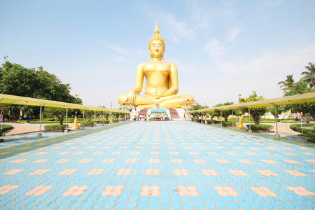 Golden buddha wat muang, Ang thong Thailandの写真素材