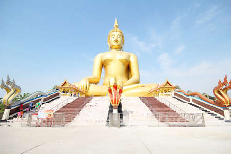 Golden buddha wat muang, Ang thong Thailandの写真素材