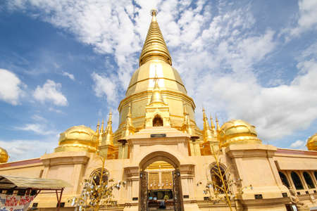 Prabudhabaht Huay Toom temple, Lamphun Thailandのeditorial素材