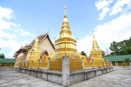 Wat Phra That Ha Duang, Lamphun Thailandの写真素材