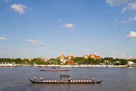 BANGKOK, THAILAND, OCTOBER,25,2012 - The Royal Barge Procession Exercises on the occasion for Royal Kathin ceremony which will take place at Wat Arun Ratchavararam,October 25,2012 in Bangkok,Thailandのeditorial素材