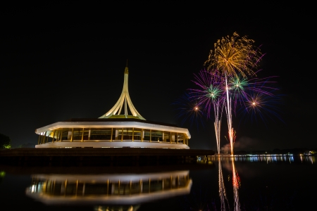 Fireworks over night sky at Suanluang RAMA 9 park in Bangkok, Thailandの写真素材