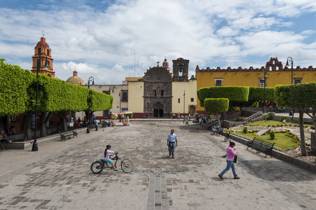 San Miguel de Allende, Mexico - May 29, 2014: People in a square in the historic center of the city of San Miguel de Allende, Mexico.のeditorial素材