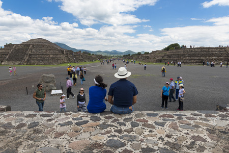 Teotihuacan, State of Mexico, Mexico - June 1, 2014: People at the Avenue of the Dead in the Teotihuacan archaeological site in Mexico. Teotihuacan was one of the largest cities in the pre-Columbian Americas.のeditorial素材