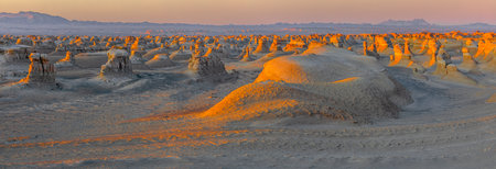 The Longcheng Yadan landform was photographed in Ruoqiang County, Bayingolin Mongol Autonomous Prefecture, Xinjiang, China.の写真素材