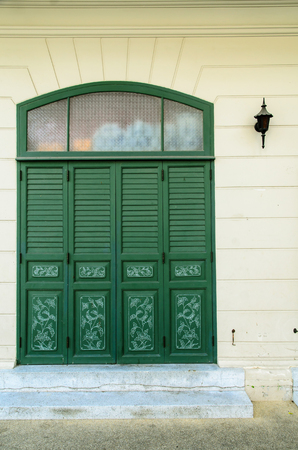 window on a yellow wall 4の写真素材