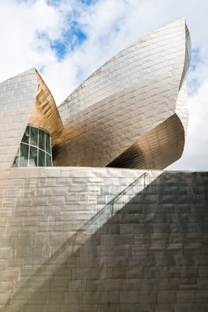 Bilbao Guggenheim Museum, Spainのeditorial素材
