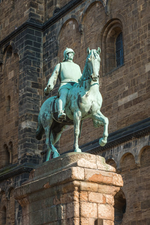 Bremen, Germany - July 6, 2013: Statue of Otto von Bismarck, German Chancellor, unveiled in 1910 and designed and build by Gladenbeck & Sohn in Berlinのeditorial素材