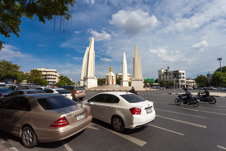 Bangkok - September 23, Traffic jam around Democracy Monument in during the day, (To date, not a political rally) good weather, September 23, 2014 in Bangkok.のeditorial素材