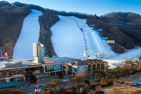 HONGCHEON, SOUTH KOREA - MARCH 7: View at Vivaldi Park Ski World in Hongcheon city, Gangwon Province, South Korea on March 7, 2014.のeditorial素材