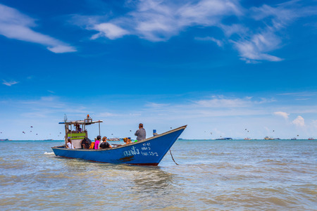 PATTAYA THAILAND  MAY 2 : Longtail boat will take visitors out to visit Pattaya Bay on May 2 2015 near the Lambaleehai harbor Pattaya Thailandのeditorial素材