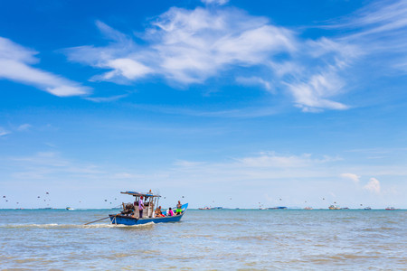 PATTAYA THAILAND  MAY 2 : Longtail boat will take visitors out to visit Pattaya Bay on May 2 2015 near the Lambaleehai harbor Pattaya Thailandのeditorial素材