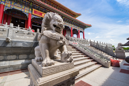Lion statue on chinese temple in Thailand. (Wat Leng Noei Yi 2)のeditorial素材