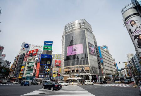 SHIBUYA, TOKYO, JAPAN - OCTOBER 16, 2018: Shibuya Crossing, One of the world's most used pedestrian scrambles, at Hachiko Square in Shibuya,のeditorial素材
