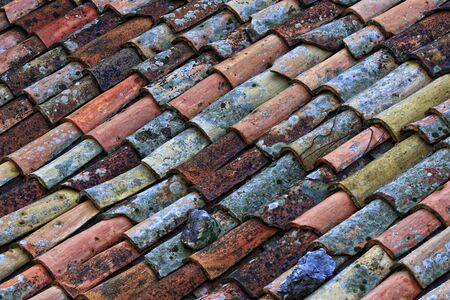 close up image on very old roof tiles backgroundの写真素材
