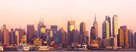 Skyline of midtown Manhattan at sunset, New York City, NY, USA