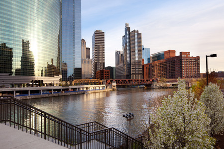 Chicago River and city skyline, Chicago, Illinois, USAの写真素材