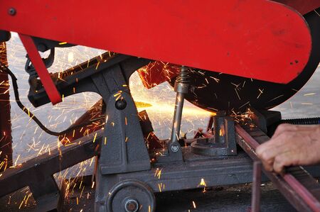 Metal sawingのeditorial素材