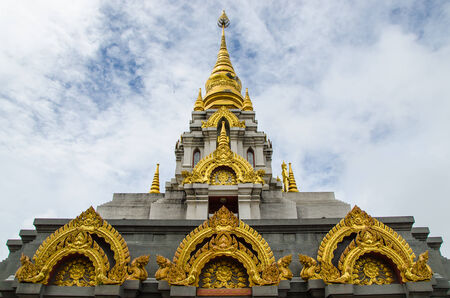 the pagoda wihe blue sky and white cloudの写真素材