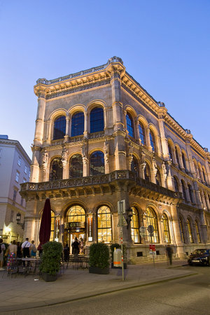 Vienna, Austria - September 16: An old house in the center of Vienna in the evening. Old architecture of Europe September 16, 2023 in Vienna, Austriaの写真素材