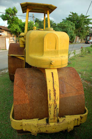 old but working steam rollerの写真素材