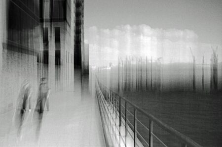Unreliable photography of an urban sceneの写真素材