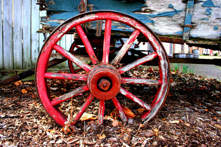 Rustic Old Wagon Wheelの写真素材