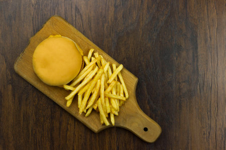 cheeseburger fries food junk fast food food cheese bad food not healthyの写真素材
