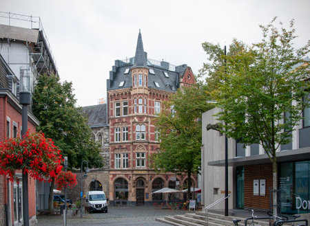 AACHEN, GERMANY. OCTOBER 04, 2020. Street view, restaurants and Dom to Aachen ticket offices.のeditorial素材