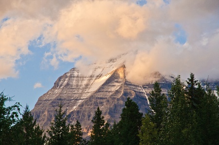 Mount Robson at sunset, Canadian Rockiesの写真素材