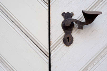 Old metal door handleの写真素材