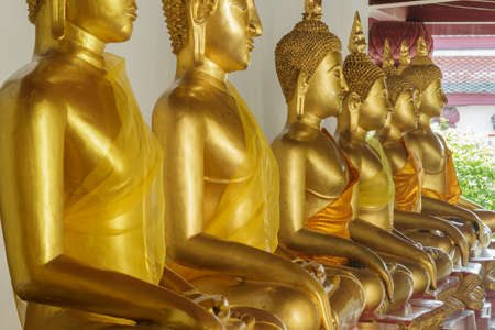 led Reliquary"), also colloquially referred to as Wat Yai, is a Buddhist temple (wat) in Phitsanulok Province, Thailand.の写真素材