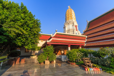 led Reliquary"), also colloquially referred to as Wat Yai, is a Buddhist temple (wat) in Phitsanulok Province, Thailand.の写真素材