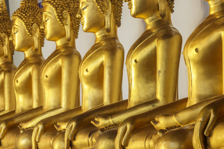 led Reliquary"), also colloquially referred to as Wat Yai, is a Buddhist temple (wat) in Phitsanulok Province, Thailand.の写真素材