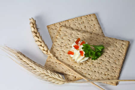 crisp bread and cream cheese