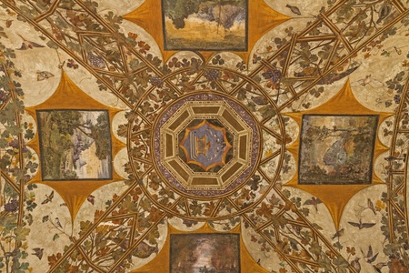 The ceiling of Tuscan arcades