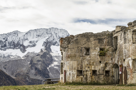 Fort Saccarana -  one of the many forts around the Passo Tonaleのeditorial素材
