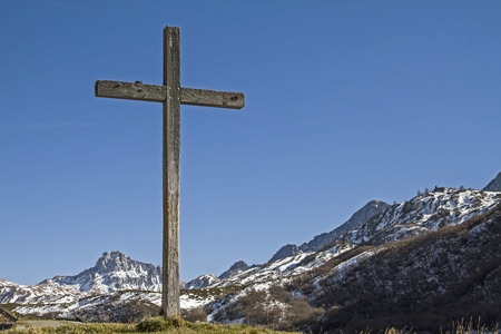 Wooden cross in Piora valley, a side valley of the Levantineの写真素材
