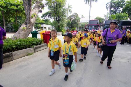 BANGKOK CITY, THAILAND - JULY 2016: primary Students visit the zoo, In the jul 27, 2016. Bangkok Thailand.のeditorial素材