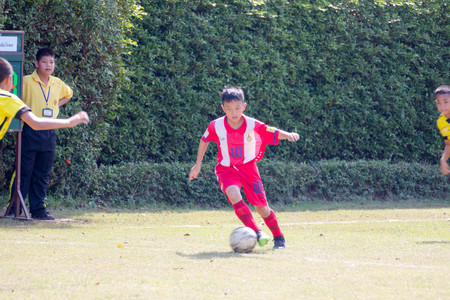 BANGKOK, THAILAND - NOV 2016: In the nov 23, 2016. youth soccer match, in pieamsuwan elementary school.のeditorial素材